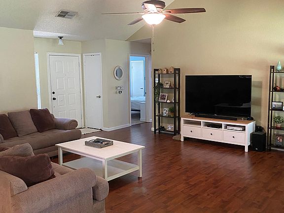 2nd image of 1203 Weatherford Dr