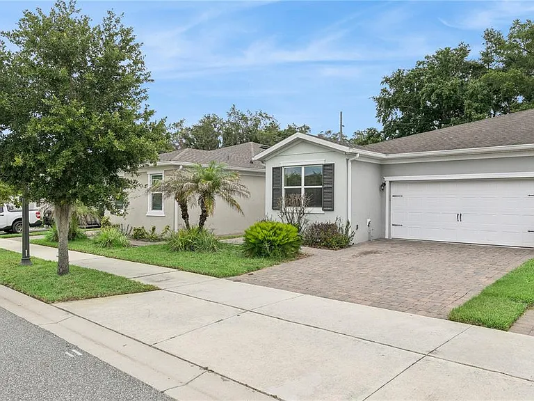 1863 Shumard Ave — Photo 5