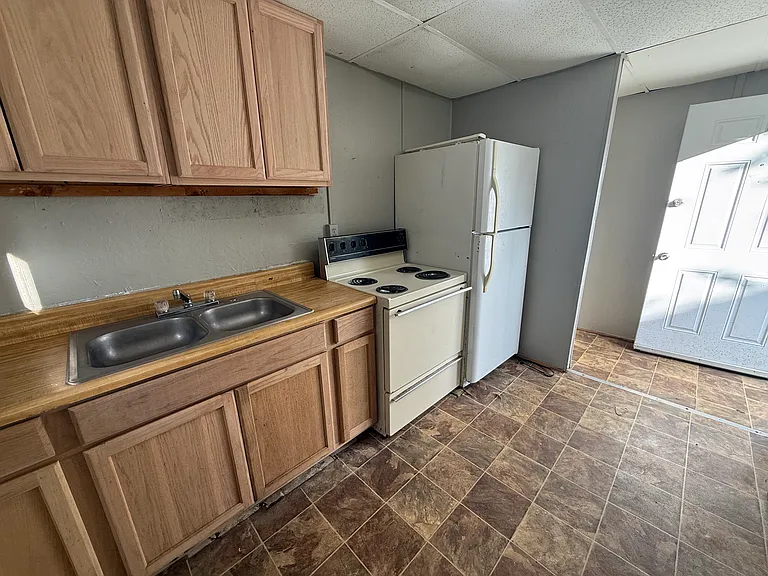 1033 Thornton Ave #4 — Photo 6