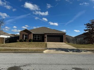 1208 S Splash Dr, Fayetteville, AR 72701