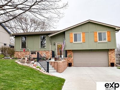 828 Spruce Dr, Papillion, NE, 68046