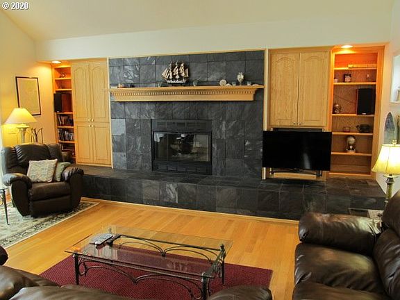 3rd image of 32280 Cape Kiwanda Dr