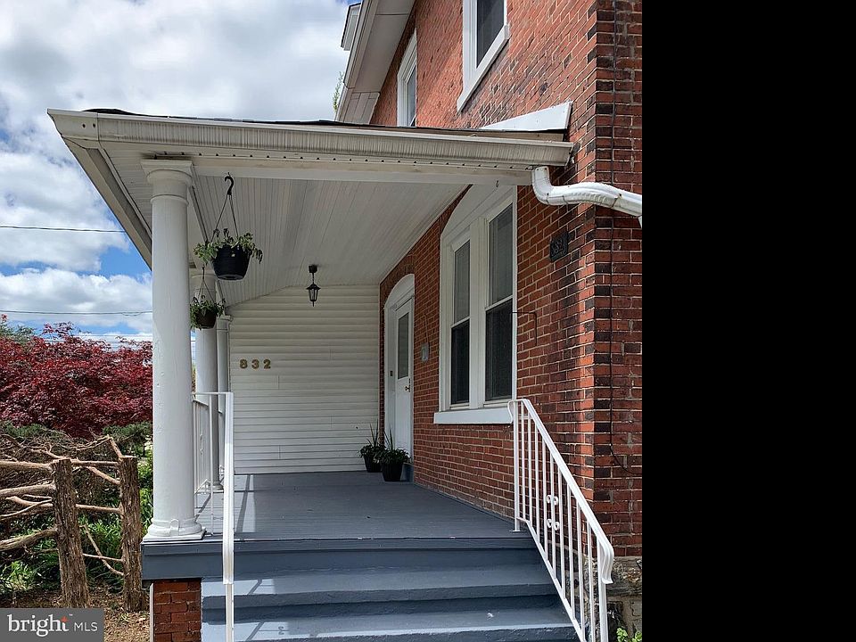 2nd image of 832 Cricket Ave