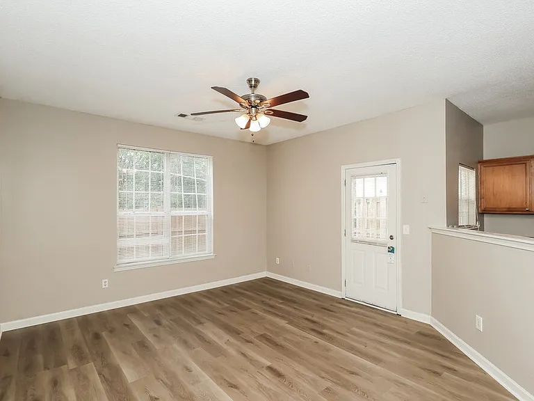 1462 Riverrock Ct — Photo 5