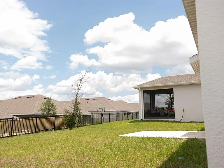 707 Staffora St — Photo 25