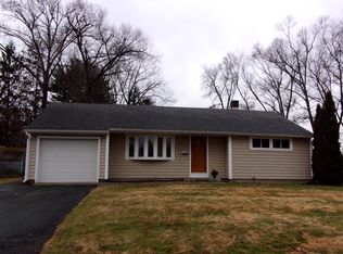 3 Starr Ln, Enfield, CT 06082