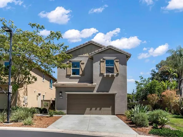 2037 White Alder Ln, Vista, CA 92084