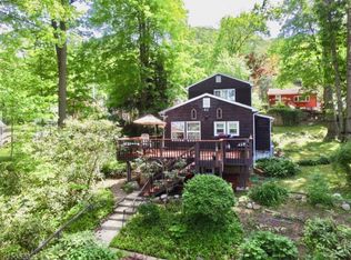 41 Laurel Dr, Oak Ridge, NJ 07438