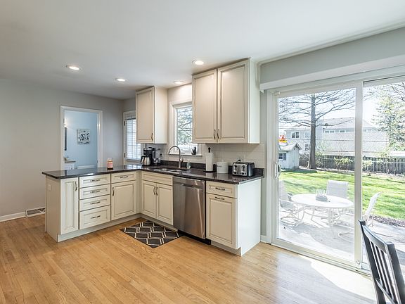 4th image of 307 E Lynnwood Ave