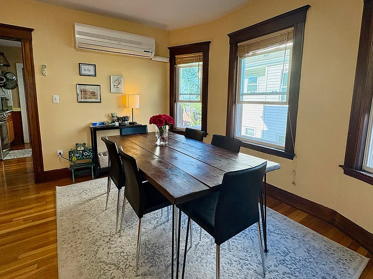 17 Sunset St #2 — Photo 8