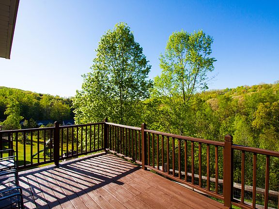 5th image of 330 Dogwood Glen Ln