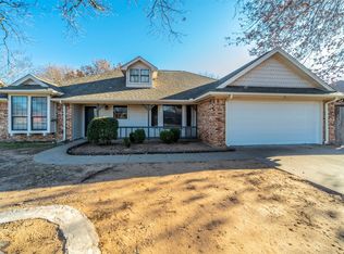 1203 Red Bird Ln, Granbury, TX 76048