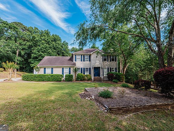 2nd image of 105 Ironwood Cir