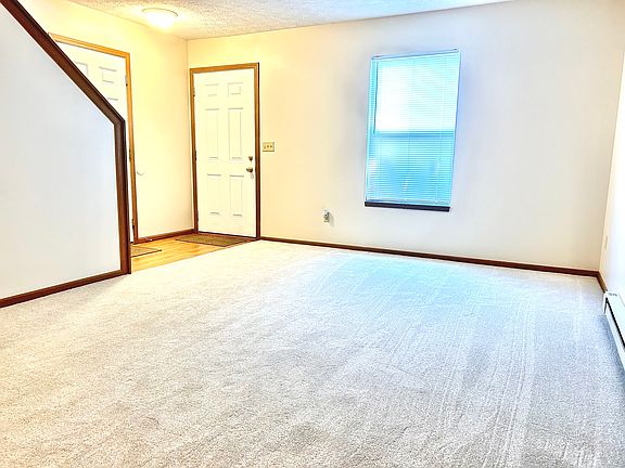 4th image of 3601 Farmview Cir