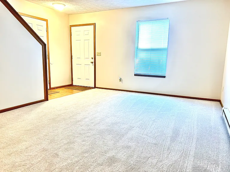 3601 Farmview Cir — Photo 4