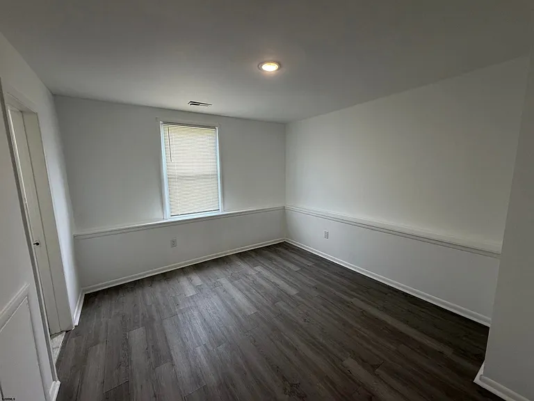 24 N Vermont Ave #5 — Photo 10