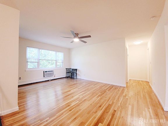 3rd image of 93 Fox Rd APT 3B