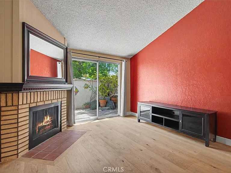 21019 Gresham St #22 — Photo 3