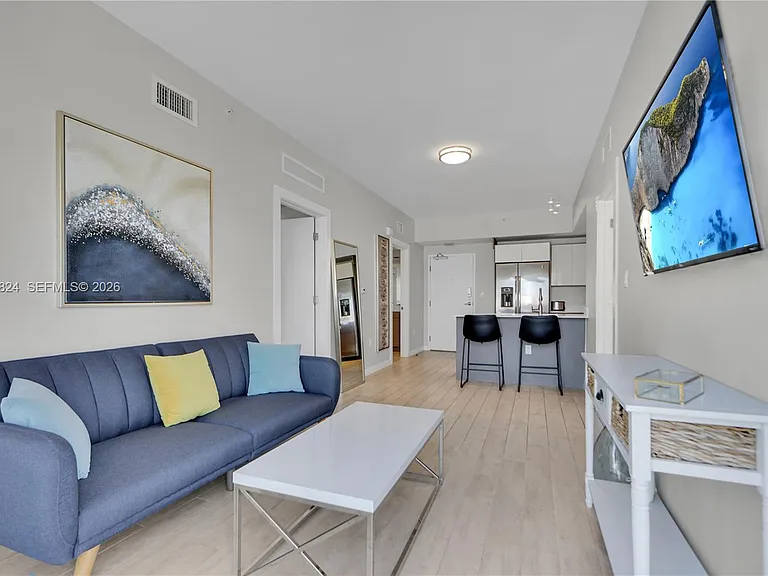 321 NE 26th St #806 — Photo 10