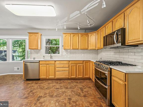 2nd image of 12301 Cedarwood Ct