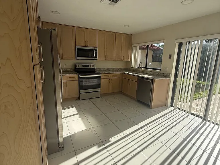 8102 S Ibiza Ct — Photo 4