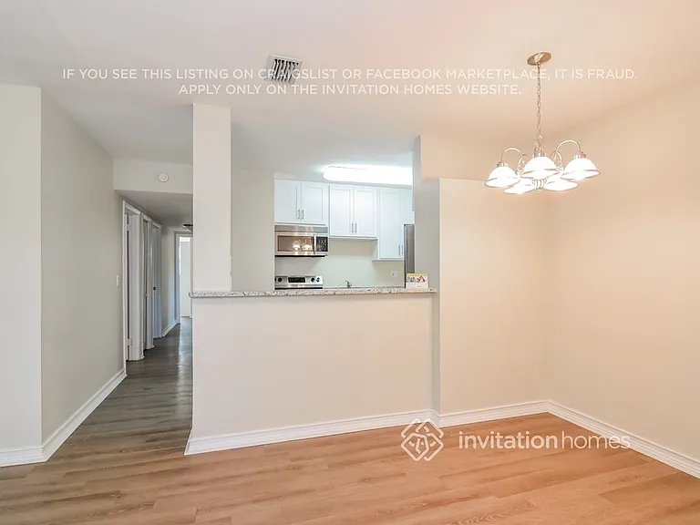 511 Sutton Pl — Photo 9