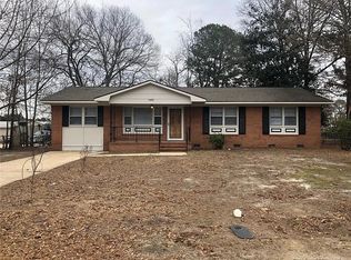 1422 Milton St, Spring Lake, NC 28390