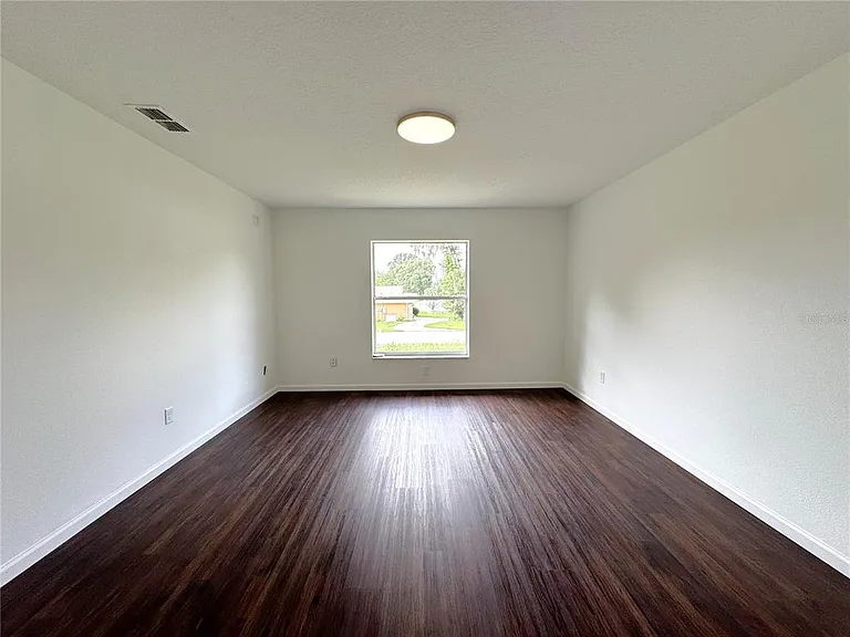 102 Edison St — Photo 9