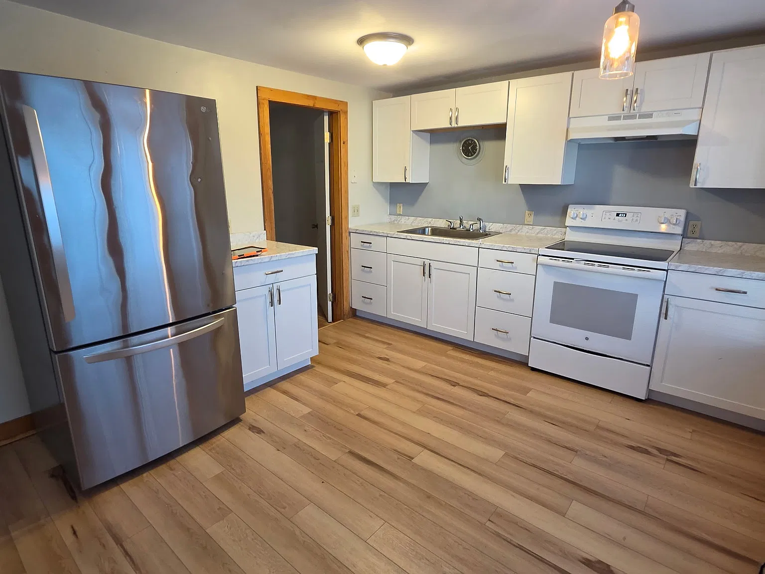 3 bed, $1,825 — Photo 1