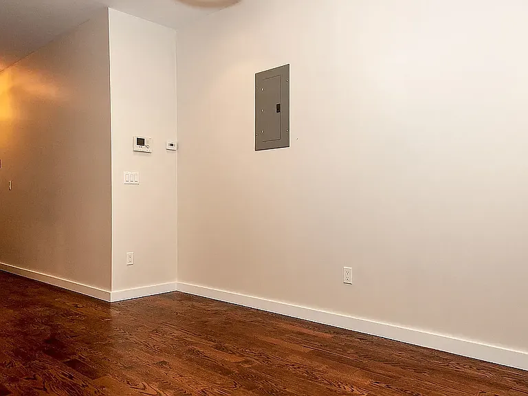 26 Richardson St #1R — Photo 10