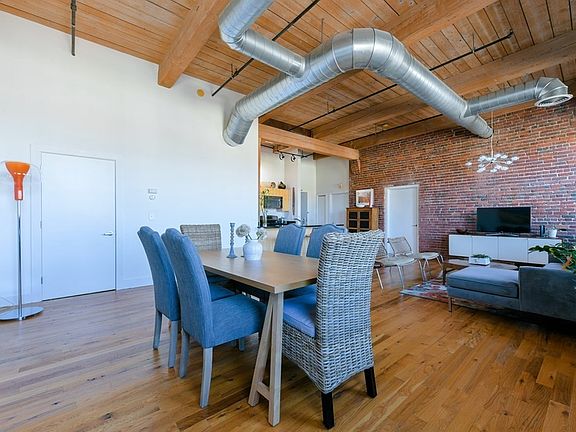 5th image of 589 Essex St Unit 405