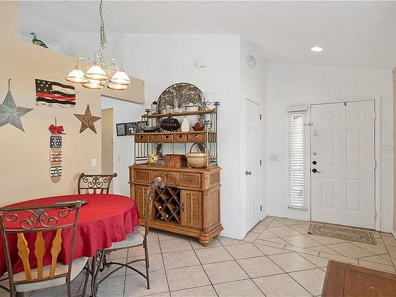 4th image of 1340 Rebecca Dr