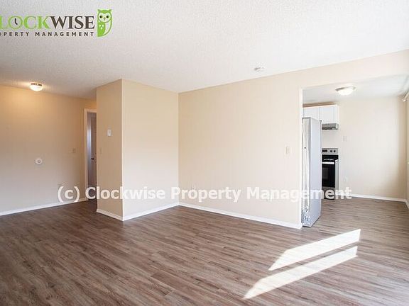5th image of 902 10th Ave SE APT 1