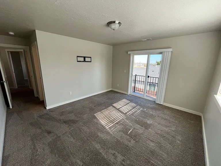 63159 NE De Haviland St — Photo 8