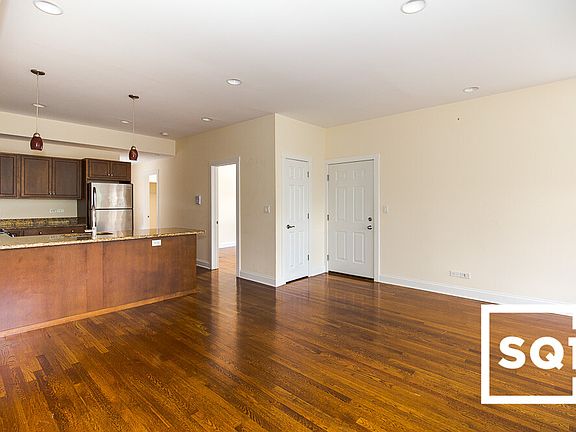 3rd image of 4733 N Washtenaw Ave #2
