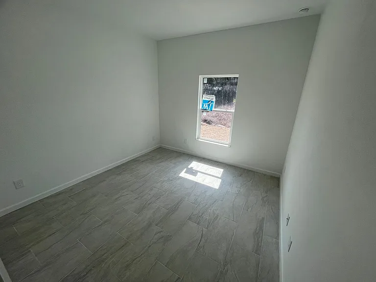 2513 22nd St W — Photo 10