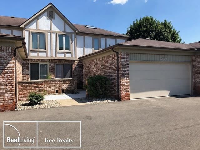 1st image of 49560 Ellis Ct