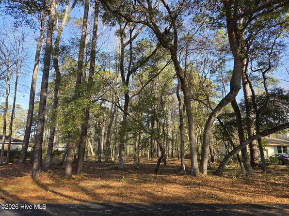 7 Lakeview Court, Carolina Shores, NC 28467