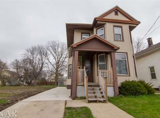 1004 S Main St, Bloomington, IL 61701