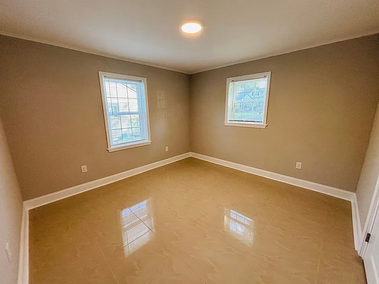 2 Bedroom/1 Bath and 3 Bedroom/2 Bath Quadplex — Photo 32