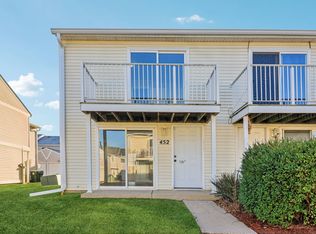 452 Meadow Green Ln, Round Lake Beach, IL 60073