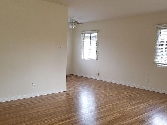 3rd image of 2715 Spreckels Ln