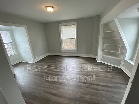4th image of 1064 Dunham St SE