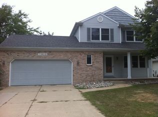 11803 Woodspointe Dr, Grand Ledge, MI 48837