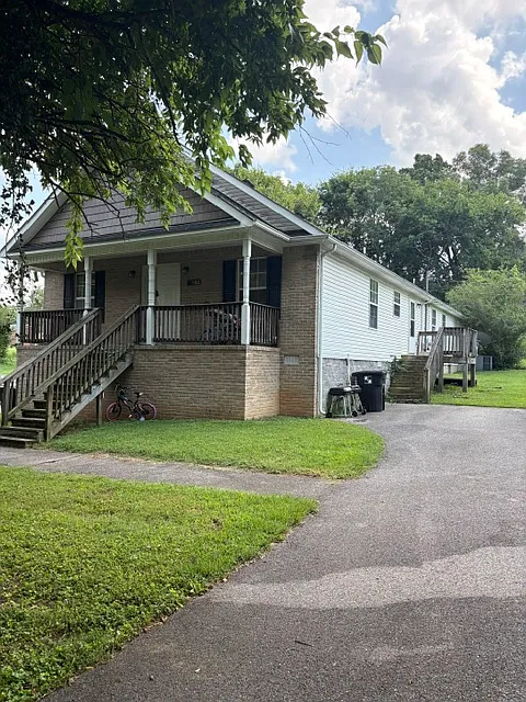 219 Elaine Dr #B