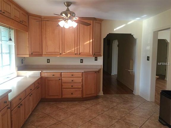 2nd image of 803 S Bermuda Blvd