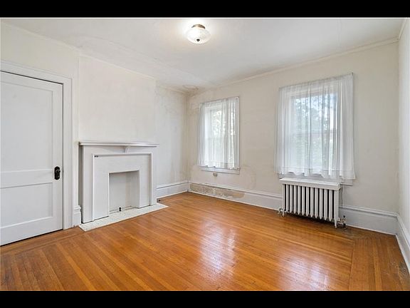 5th image of 1675 Beechwood Blvd