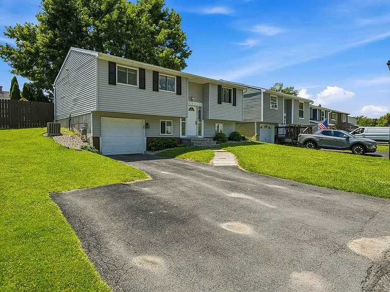 4195 Burningtree Rd — Photo 2