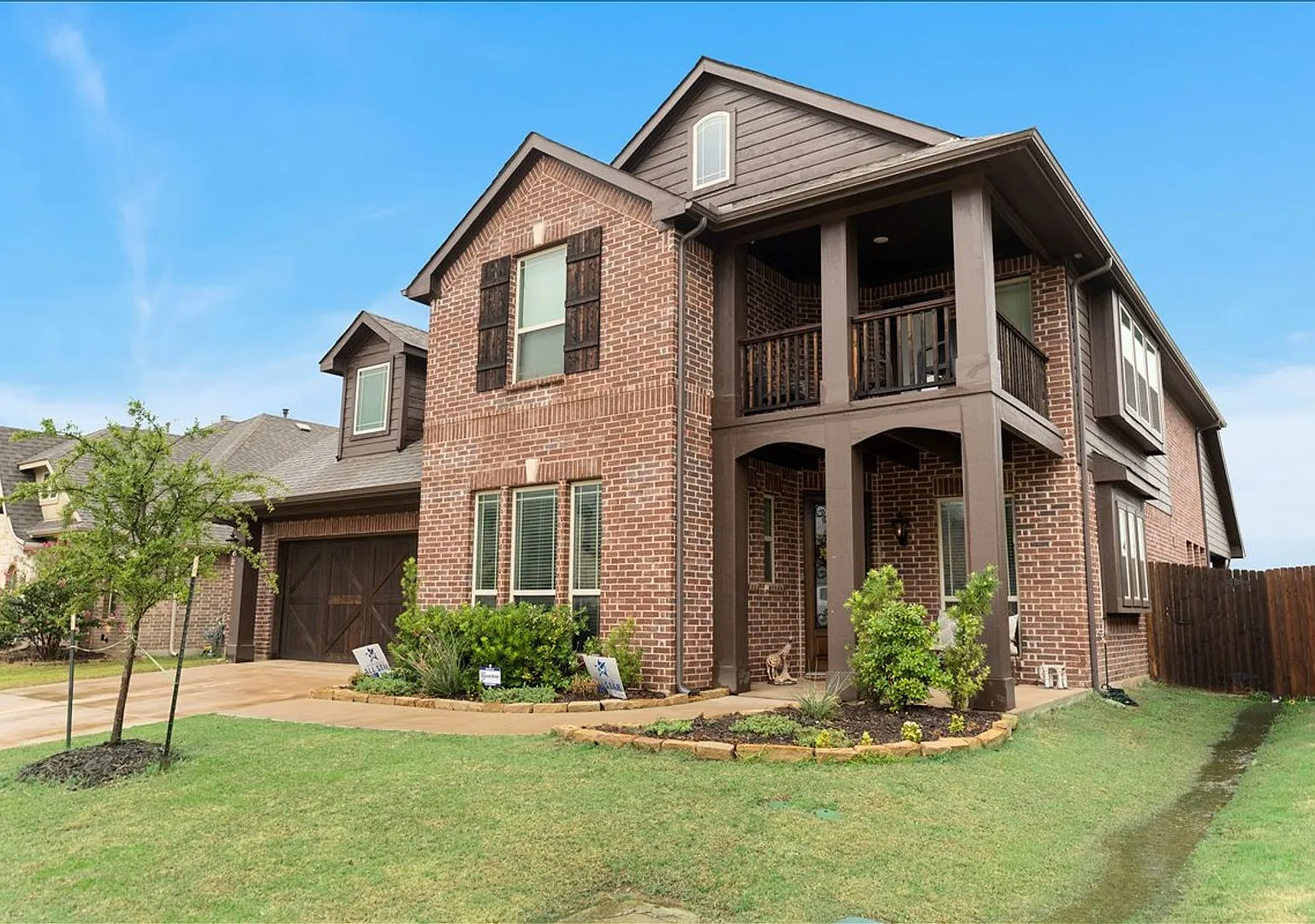 4-Bed 4-Bath 3330+ Sqft House In Burleson's Desirable The Parks At Panchasarp Farms Subdivision — Photo 1
