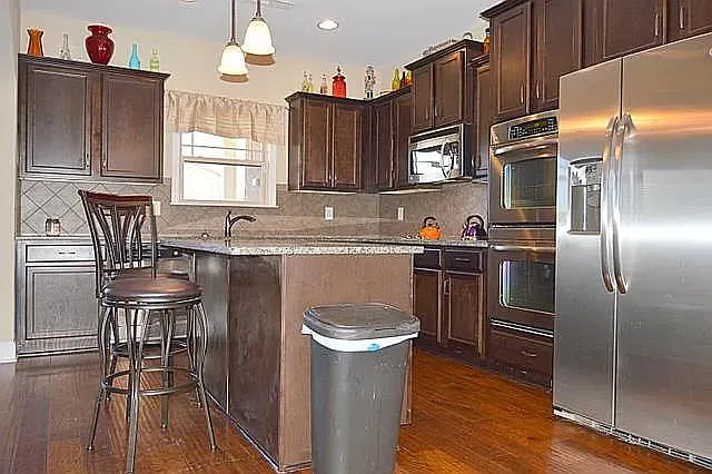 1033 Henry Place Blvd — Photo 2